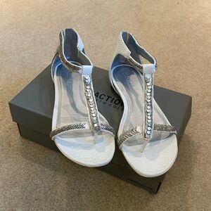 Reaction Kenneth Cole sandals